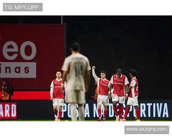 中超激战本菲卡与波尔图平局补时进球引发全场狂欢战术分析揭秘